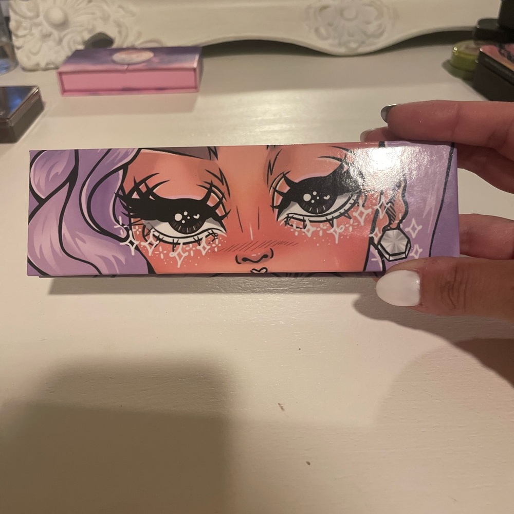 Eye shadow